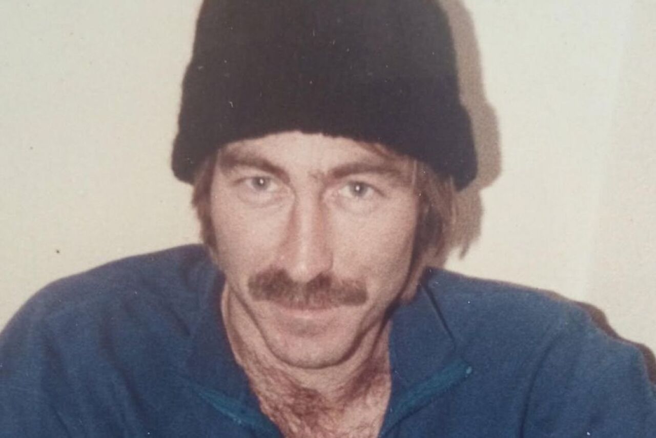 [IMAGE] DNA Analysis Helps Police Identify Man's Remains 20 Years After They Were Discovered Near a Cemetery